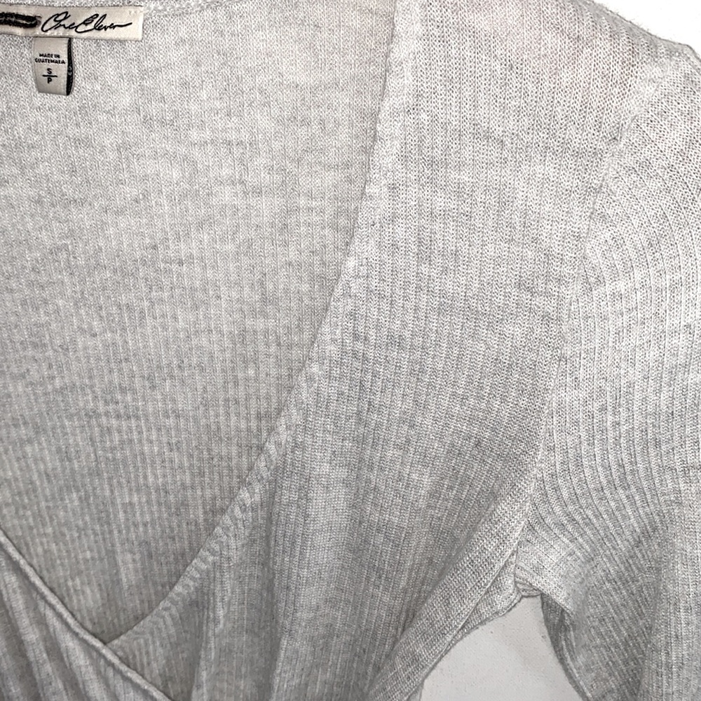 (A13) Express One Eleven Womens Top Gray V-Neck Knot Twist Front Ribbed, Size S - Picture 6 of 8